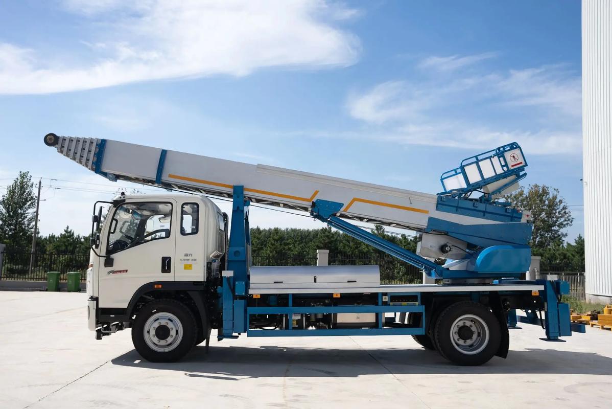 安庆迎江云梯上料车租赁费用