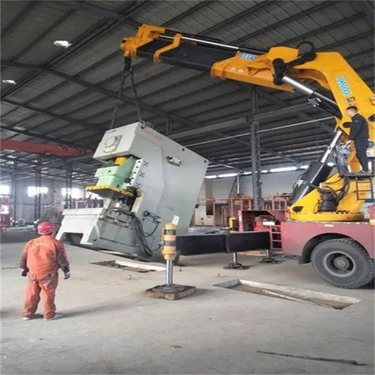 安庆迎江80吨折臂吊车出租附近电话