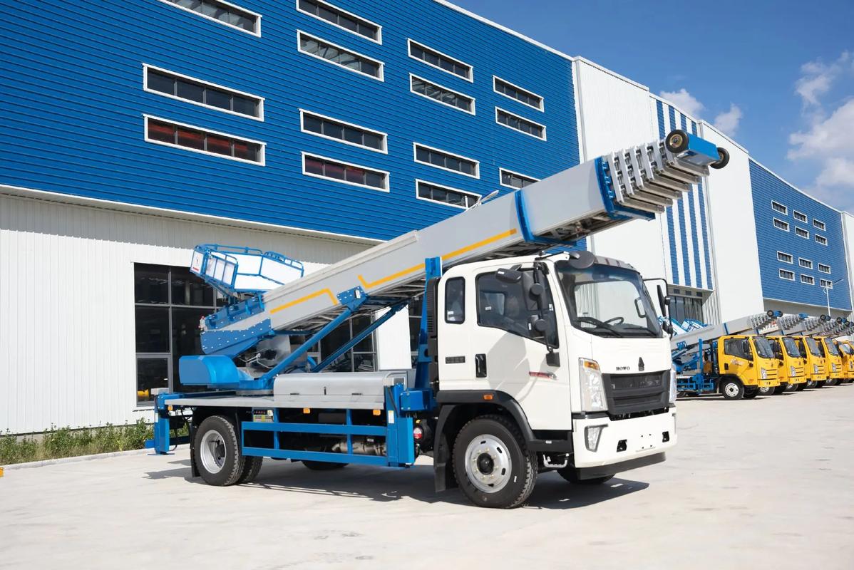 安庆迎江出租云梯车高空作业车 建筑垃圾搬运